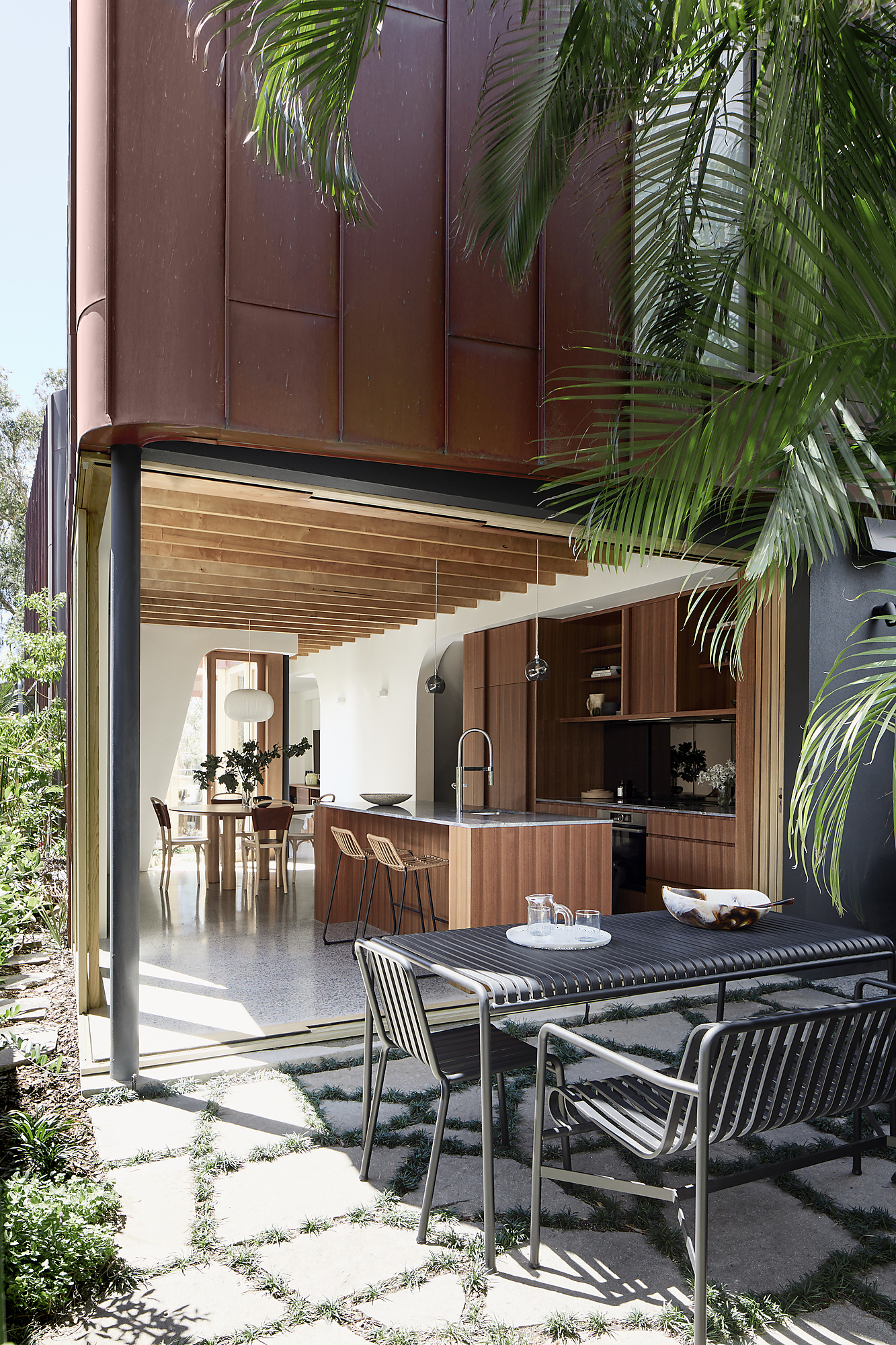 Interior photograph of Bondi House by Dave Wheeler